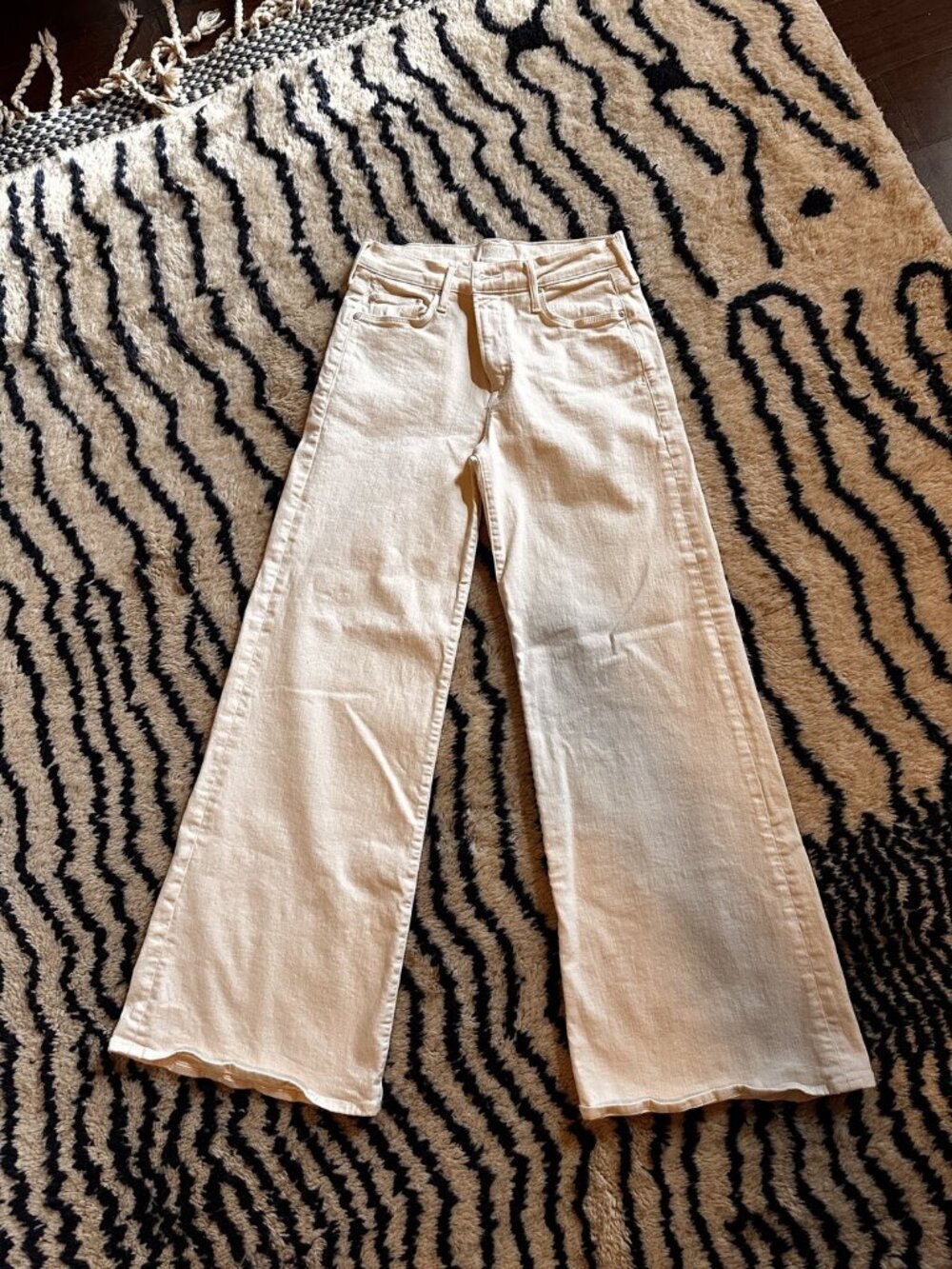 MOTHER The Twister Skimp Wide Leg Jeans Cream Puffs Size 29